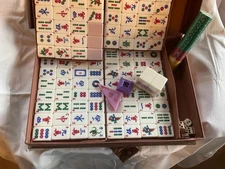 2 TONE COLOR MAH JONG SET PURPLE & WHITE