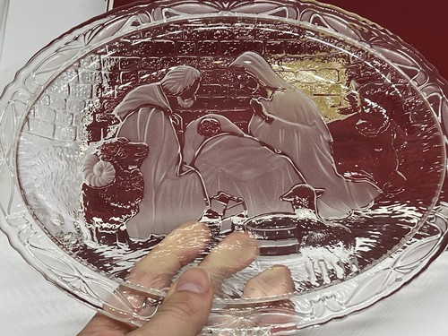 MIKASA GLASS ENGRAVED NATIVITY CHRISTMAS SCENE PLATE PLAQUE MARY JOSEPH JESUS - Picture 8 of 15