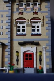 LEGO Tan Modular Townhouse MOC instructions (set 4954 + ~1000pcs)