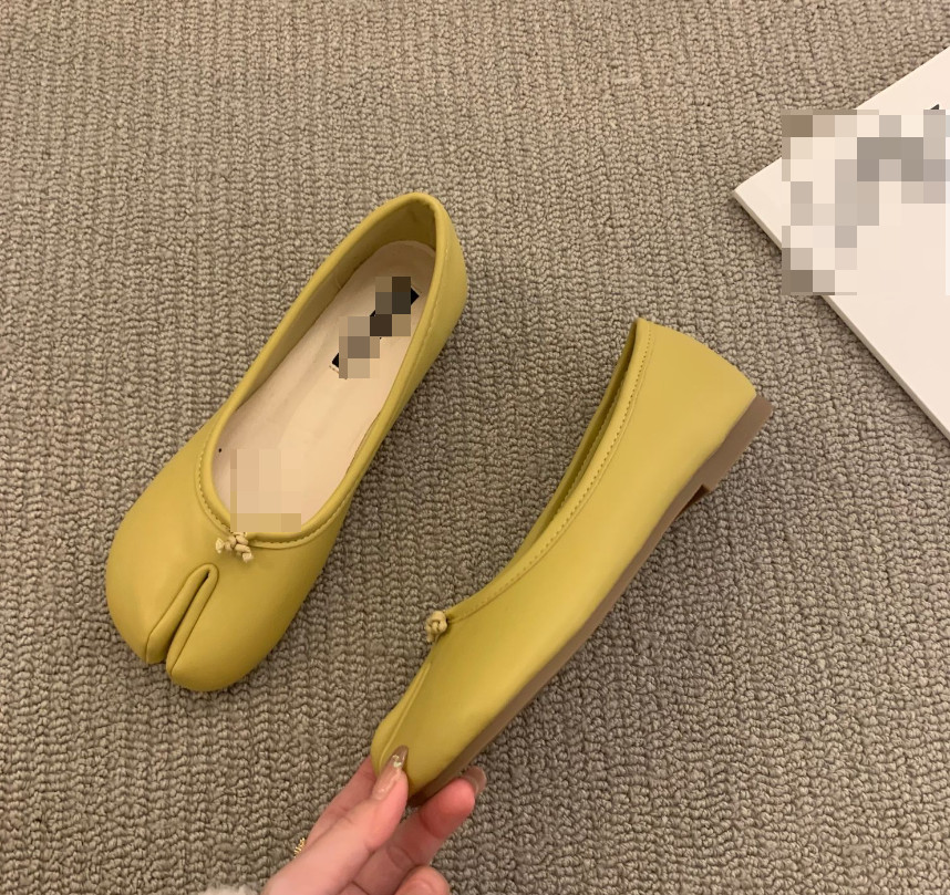 Zapatos para cancha de ballet de tacón medio con pajarita de cuero de moda para mujer Tabi