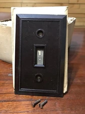 VINTAGE Bakelite SWITCH LIGHT Outlet PLATE COVER 678 T-10 C-P Electric Canada