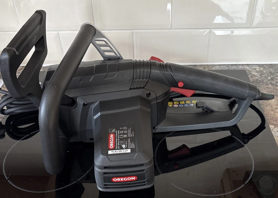 Oregon Electric Chainsaw CS1400 2400 W , Powerful Corded Saw 16” Inch READ DESC - Image 4 of 4