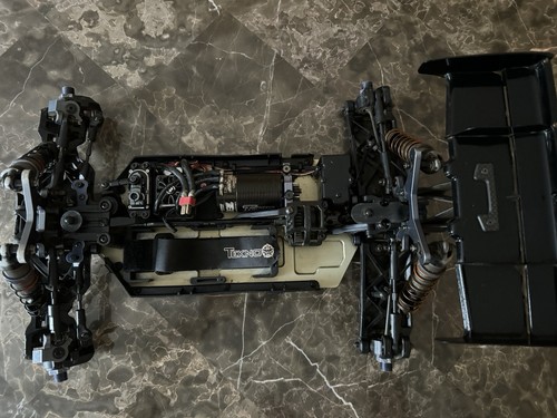 Tekno Eb48 1/8 Buggy, Almost Rtr - Picture 3 of 8