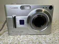 Casio EXILIM EX-Z55 5.0MP Digital Camera Silver W/Battery For Parts or Repair