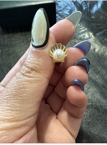 Vintage Pearl Scallop Shell Tie Tack Pin