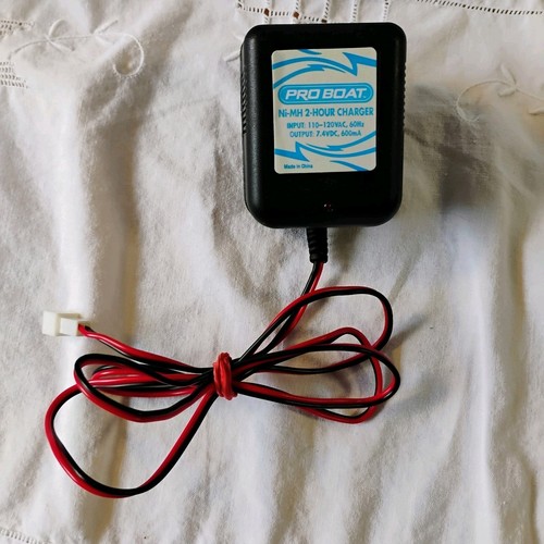 Pro Boat RC 7.2 Volt NiMh Charger mini-v RTR Charger & Battery - Picture 6 of 11