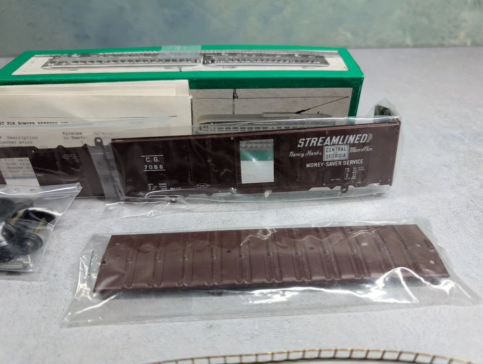 USED Bowser 1-004105 HO Scale Box Car Central of Georgia CG #7086 KIT - Image 3 of 4