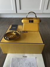 Borsa Fendi Nano Peekaboo Maxi Manico in Pelle Mimosa