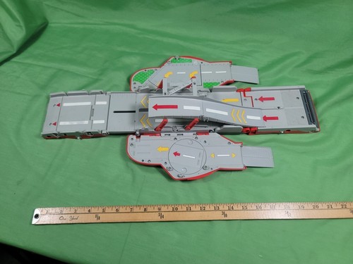 Rare Tomy Lightning McQueen Transforming Track Play Set Expands To 22" Disney - Picture 2 of 14