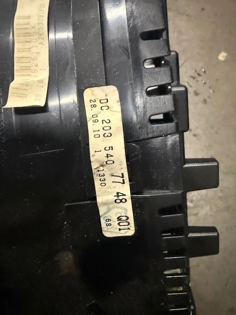 @ MERCEDES BENZ CLC CLASS 2010 INSTRUMENT CLUSTER SPEEDOMETER A2035407748 - Image 2 of 3