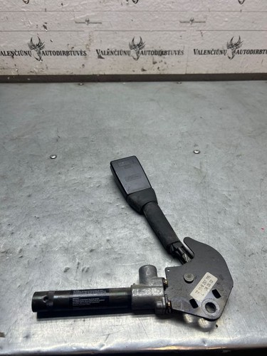 BMW 5 E60 E61 2005 Links Gurtschloss vorne 72118257795 VLC10854