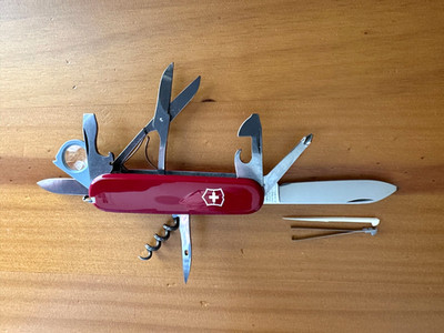 Victorinox Swiss Army Explorer Old Style w/Gray Magnifier, Scissor Screw No Hook