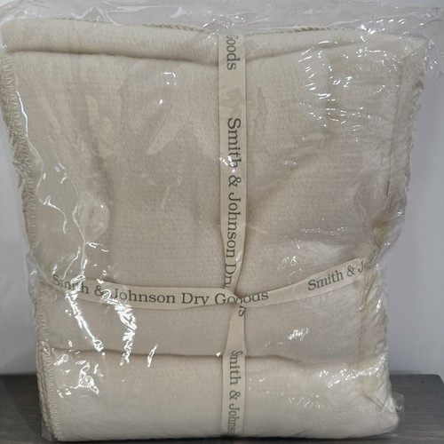 New Smith & Johnson Dry Goods Cashma Soft Blanket Natural Fleece 50" by 60" - Picture 8 of 13