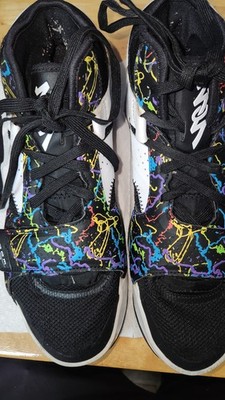 Sneakers Jordan Zion 2, Men s Size 8.5 US, White-with Graffiti Closure Strap