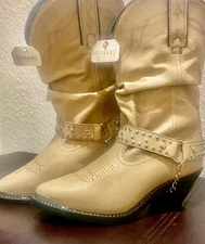 Boot Barn Women’s SHYANNE 7.5 B Tan Cowboy Boots Mid Calf Silver Accents NWT