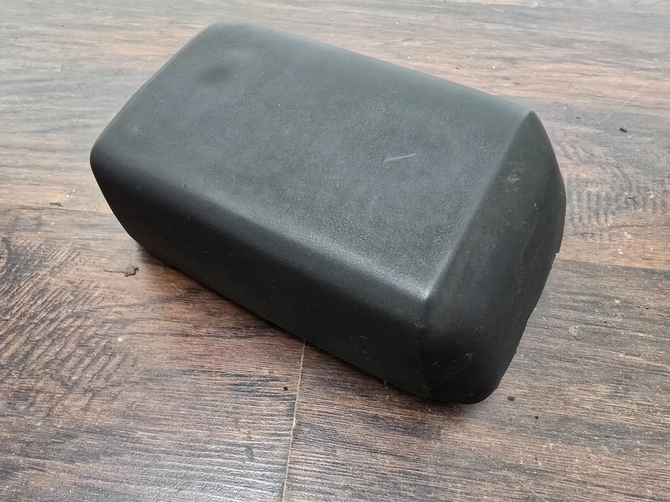 USED ORIGINAL GENUINE PORSCHE 911 930 DRIVERS LEFT REAR RUBBER BUMPER PAD #3 — 第 3/4 张图片