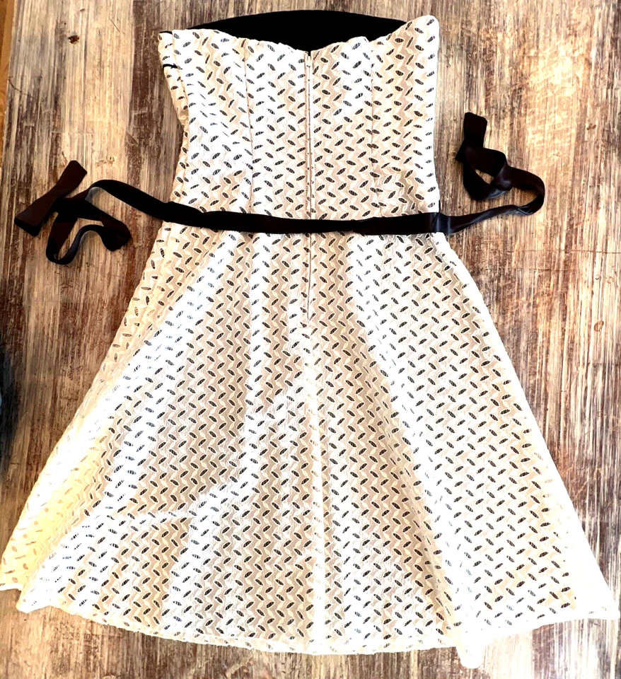 VESTIDO SIN TIRANTES AÑOS 90 Y2K MARFIL NEGRO OJALES BODA HADA PIXIE CAPRICHO 7 Foto 2 de 4