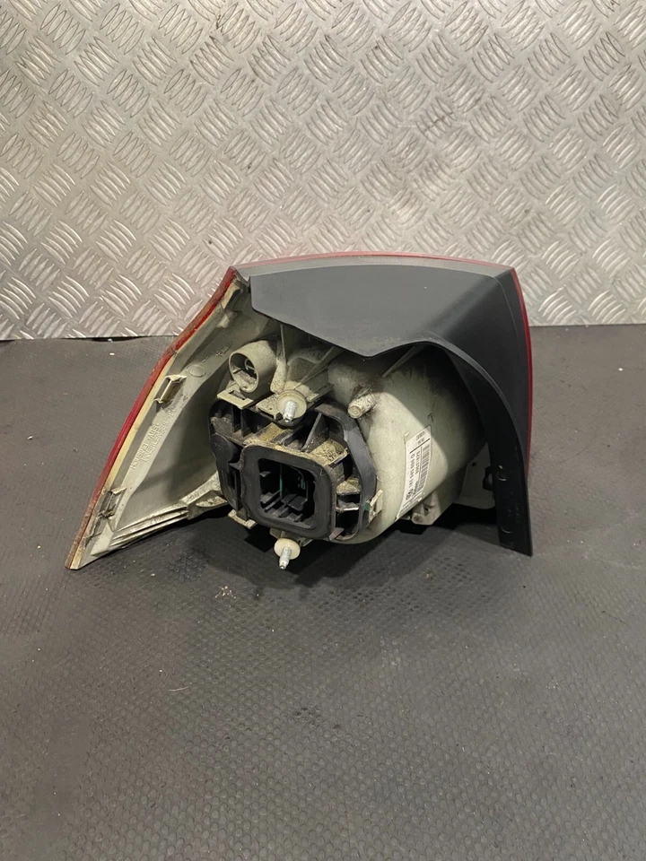Luz trasera derecha del lado del conductor Volkswagen Golf MK5 2006 1K6945096Q #10 Foto 3 de 4