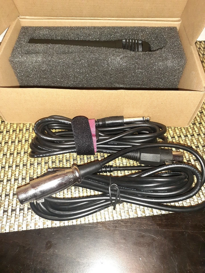 Hisonic HS308L Dynamic Microphone Portable Wireless and Wired 2 in 1 Microphone - Image 4 of 4