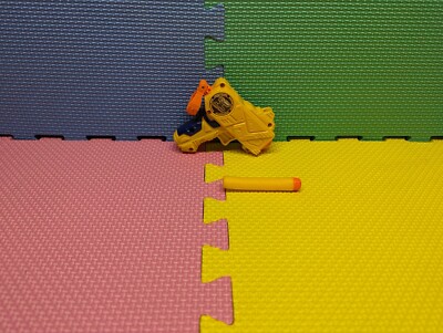 ZURU Yellow X-SHOT MICRO DART BLASTER with 1 Foam Dart
