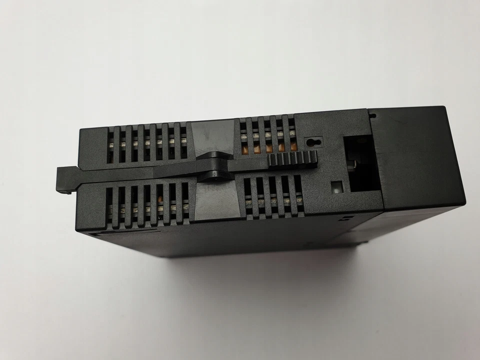 GE FANUC 90-30 CPU 331 IC693CPU331H - Photo 3/4