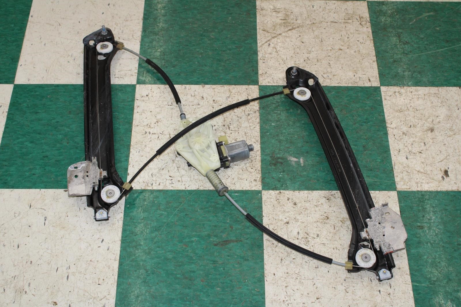 Bentley Continental GT 2019-2024 Right Window regulator