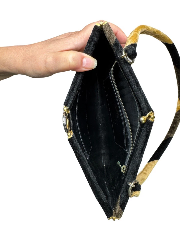 Roberta di Camerino Velvet Handbag Vintage Made in Italy **READ** - Image 2 of 4