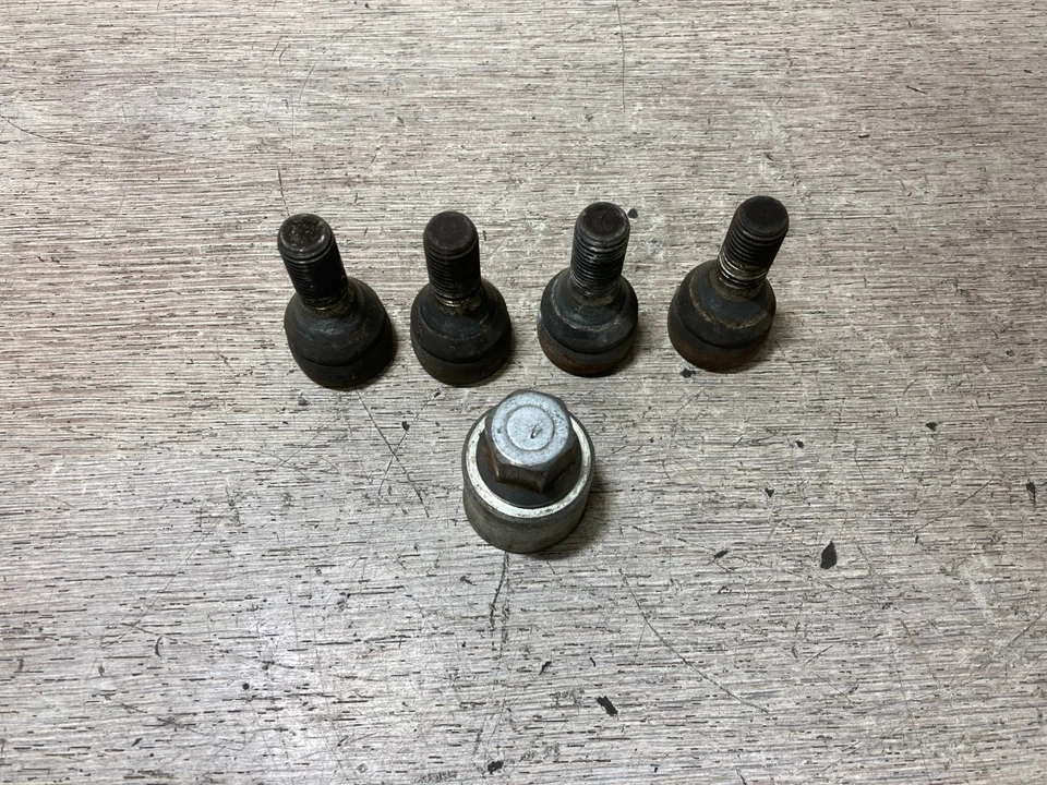 2008 SUZUKI SWIFT LOCKING WHEEL NUTS SET WITH KEY - Image 2 of 2