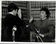 1985 Press Photo Rose Marie Coughlin sworn in at Hampden County Treasurer, MA