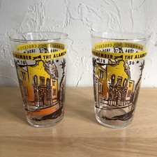 2 Vintage Federal 1950's Davy Crockett Glasses "Remember The Alamo"