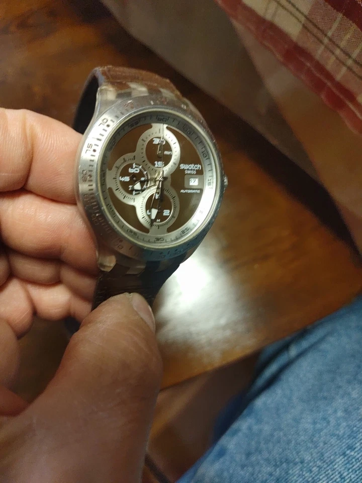 RELOJ CRONÓGRAFO AUTOMÁTICO MOVIMIENTO ETA 44MM  Foto 3 de 4