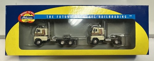 Cabinas Freightliner Athearn escala HO propietario operador brillo/bronce paquete de 2 #91907 nuevas de stock | Condition: New