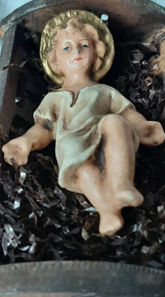 💝 antikes Jesuskind .. Christkind , gemarkt .. in Holzkrippe - Bild 4 von 4