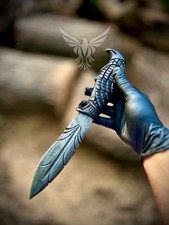 Daga de plumas de Damasco hecha a mano: mango de cuervo grabado, estilo medieval vikingo