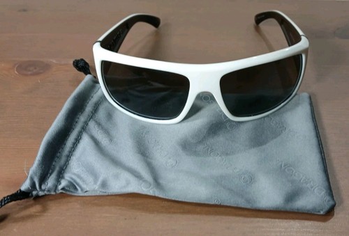 Dragon Vantage Sunglasses & Bag White & Black - 第 1/10 張圖片