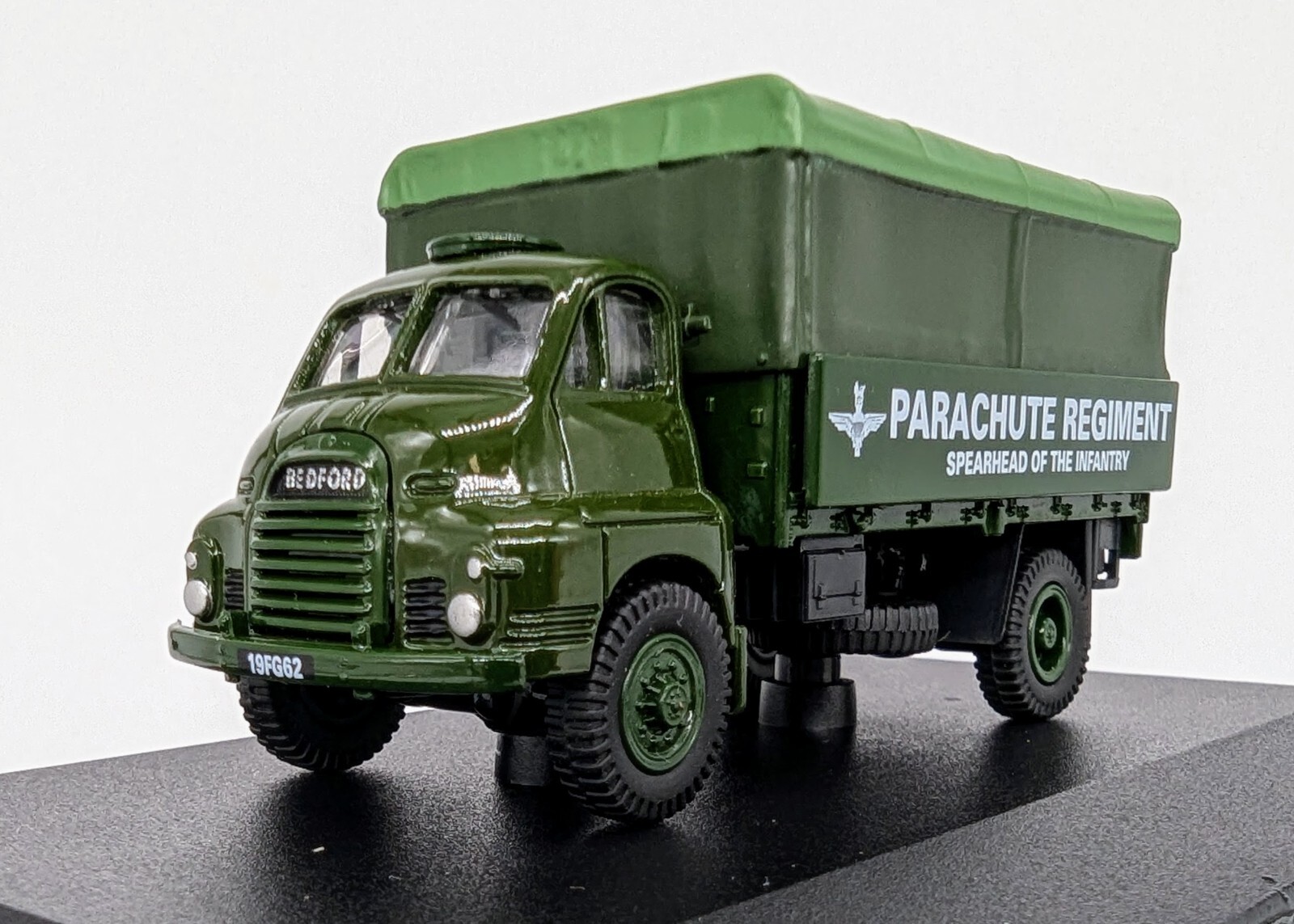 Oxford Diecast Bedford RL Parachute Regiment 76RL003