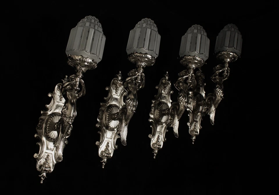 Par de luces de pared Art Deco de bronce plateado con ESCULTURAS DE SIRENA hechas a mano Foto 3 de 4