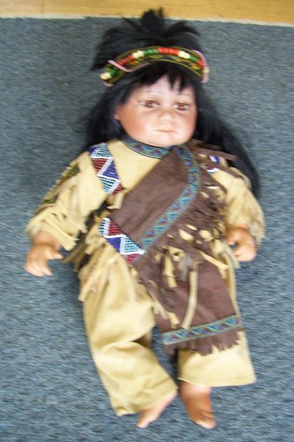 Vintage Native American Indian Doll Porcelain Head Arms & Feet Heavy & 20" Tall - 第 1/8 張圖片