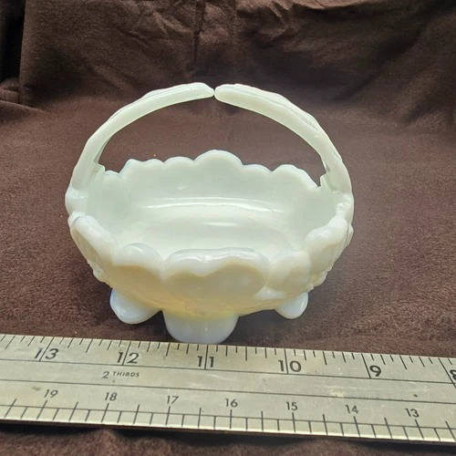 VTG Milk Glass Candy Basket Dogwood Flower Westmorland STYLE White Small
