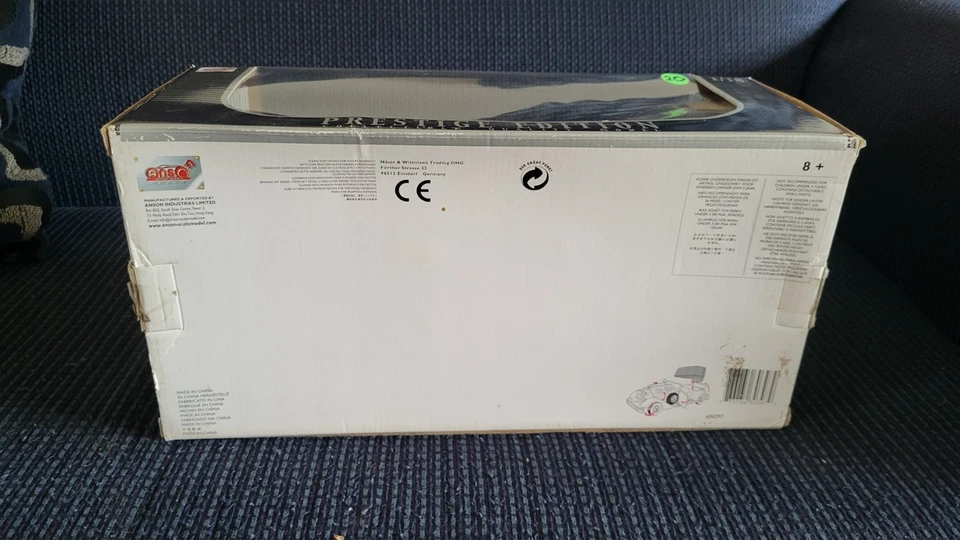 Interior ANSON Prestige Edition 1934 Packard escala 1:18 verde oscuro rojo Foto 3 de 4