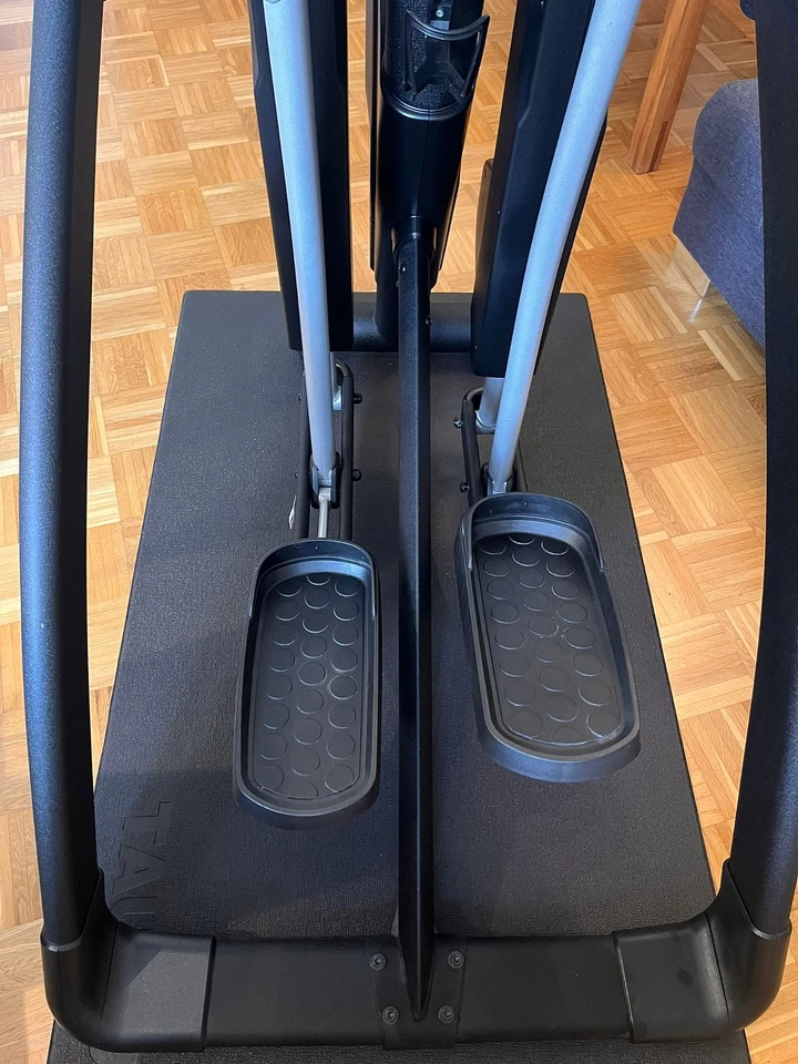 Cardiostrong Crosstrainer EX90 PLUS nur 39 Betriebsstunden Cardio Strong - Bild 4 von 4