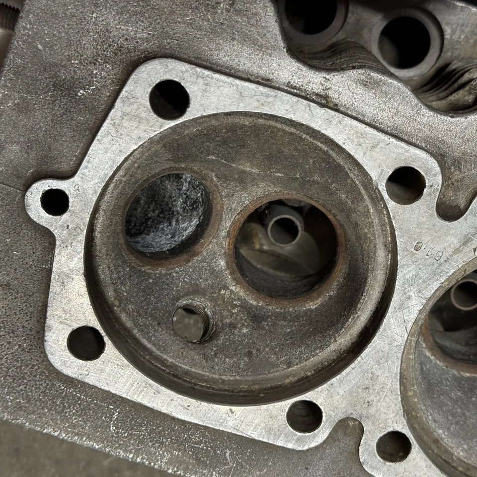 Porsche 912 Cylinder Head Pair 1968 HEADS w/ Emissions Boss 356 - Image 3 of 4