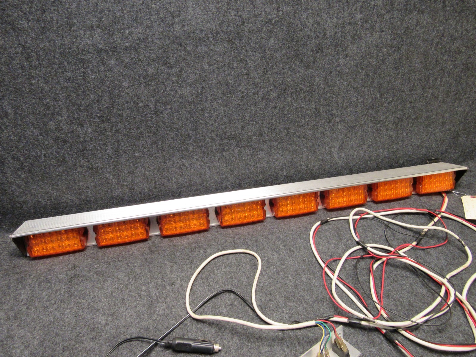 Galls DR001 LED Arrow Bar Traffic Advisor 42" Amber Light Flashing 12