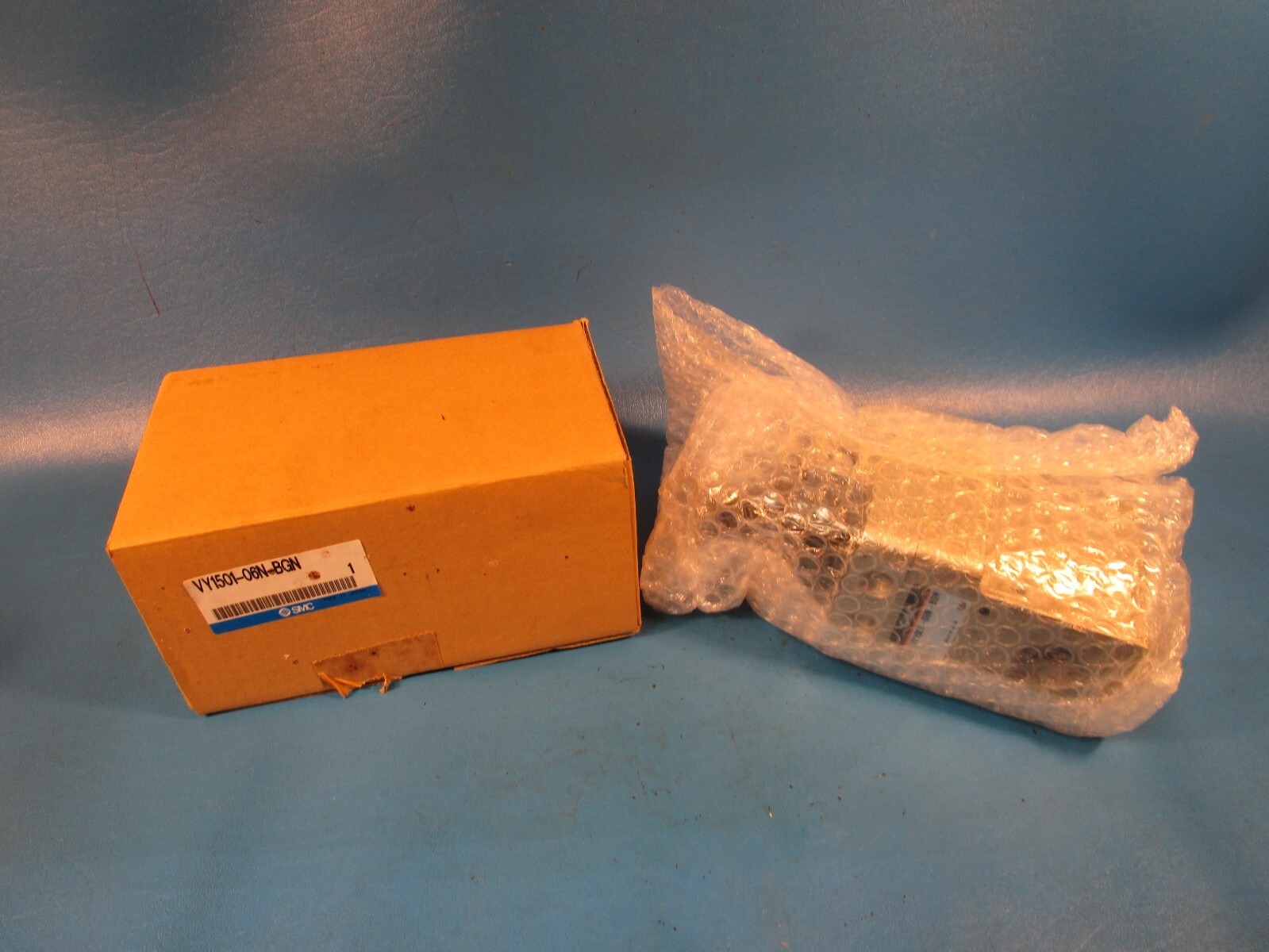 SMC VY1501-06N-BGN regulator and a solenoid valve