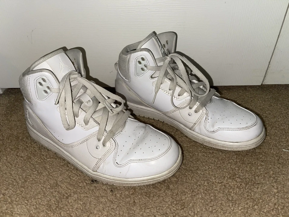 Camisetas altas Nike Jordan 1 Flight 2 blancas de cuero Foto 2 de 4