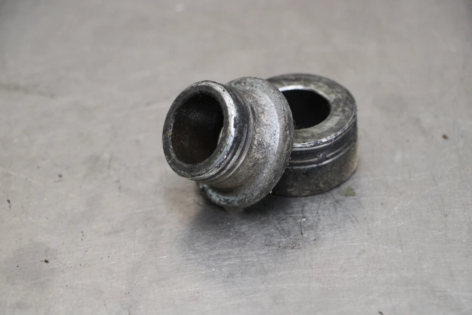 08-12 SUZUKI KATANA 650 espaciadores de eje de rueda trasera Foto 4 de 4