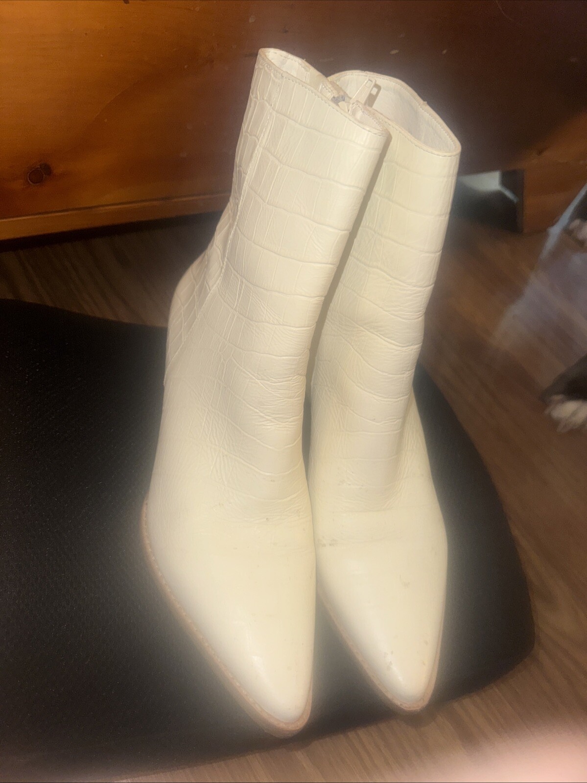 NIB Matisse Devon Snakeskin Print White Bootie