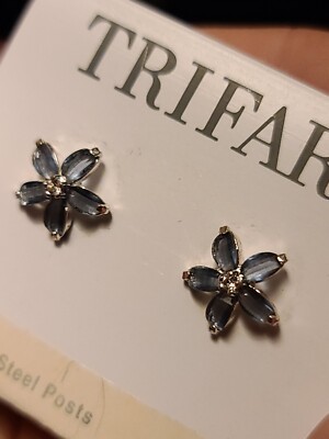 VTG Trifari Periwinkle Blue Rhinestone Earrings on Original Card
