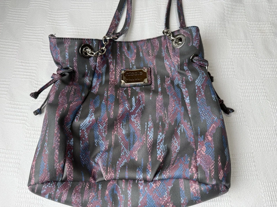 Auténtica Cartera de Hombro Nicole by Nicole Miller Gris Rosa Estampado Animal M Cubo Foto 3 de 4