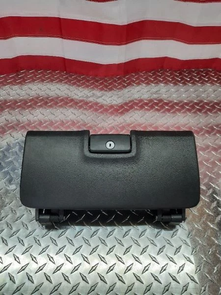 Chevrolet Silverado 2500 2018 guantera superior usada OEM Foto 2 de 4